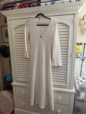 Zara Cream V-Neck Long Sleeve Textured Dress